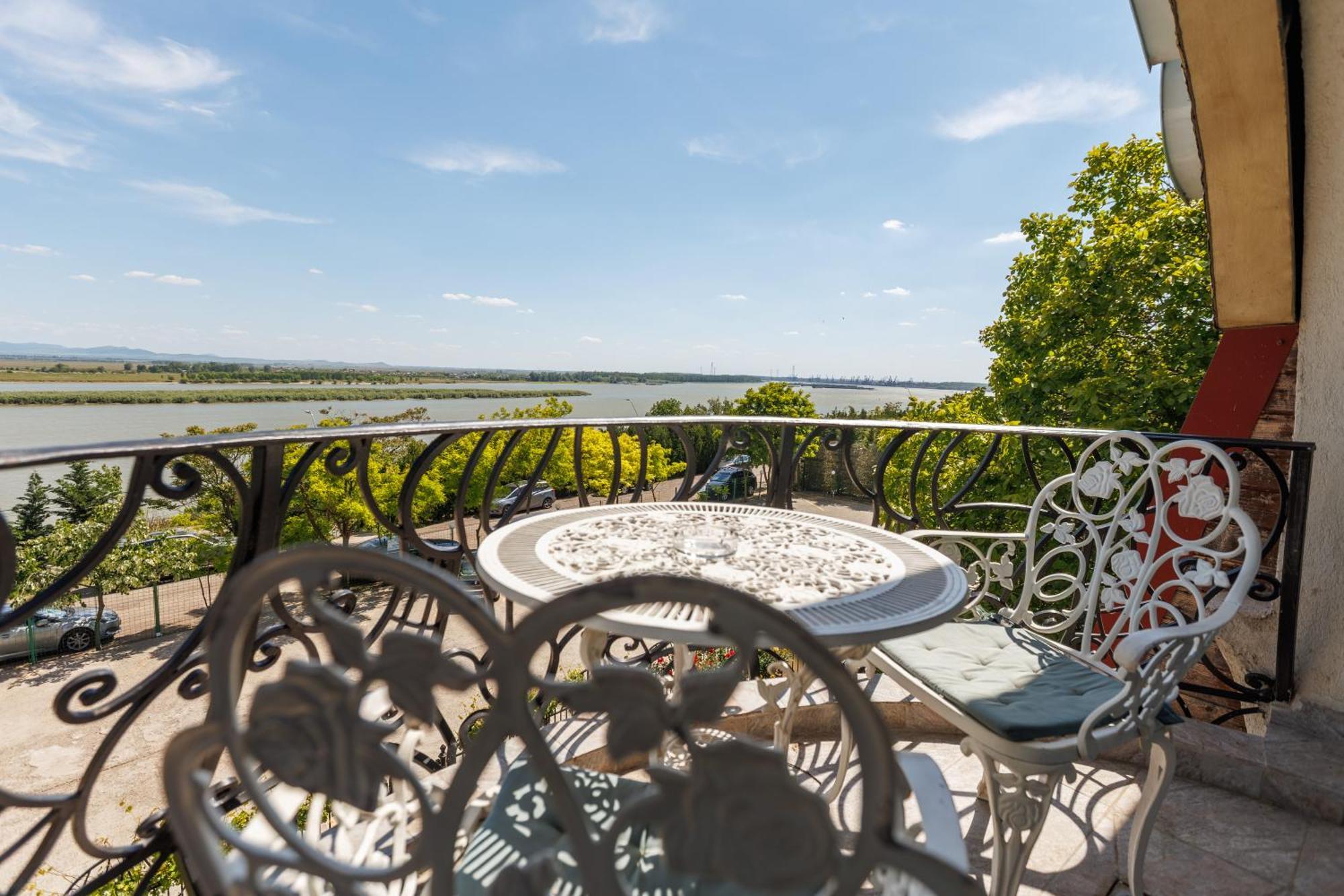 Vila Belvedere Galaţi Exteriör bild
